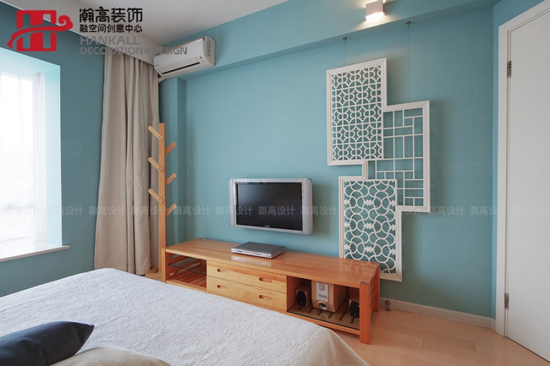 点击大图看下一张：现代清新质感两居装修效果展示