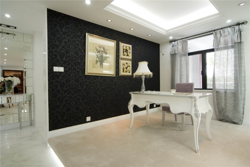 点击大图看下一张:欧式浪漫三居装修案例欣赏