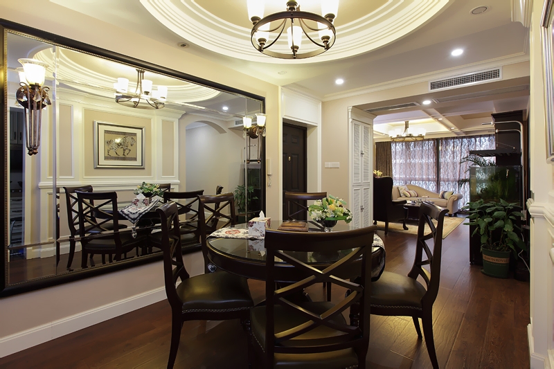 点击大图看下一张:混搭风名门世家三居室装修图赏