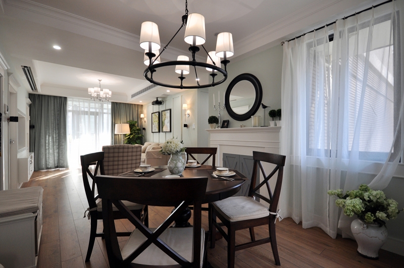 点击大图看下一张：清新丽家两室一厅装潢案例