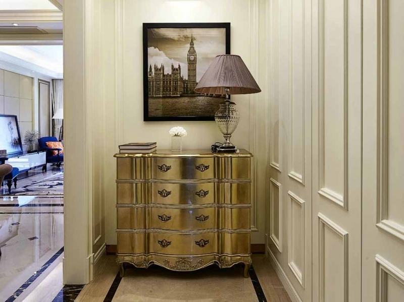 点击大图看下一张：欧式朴实优雅三居室设计图例