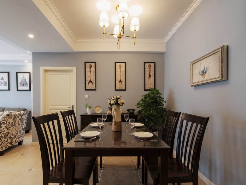 点击大图看下一张:舒适简美两居室装修设计