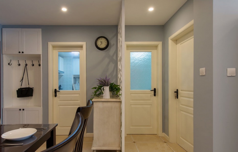 点击大图看下一张:舒适简美两居室装修设计