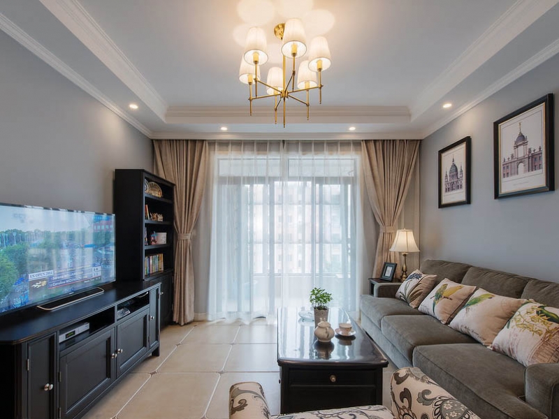 点击大图看下一张：舒适简美两居室装修设计