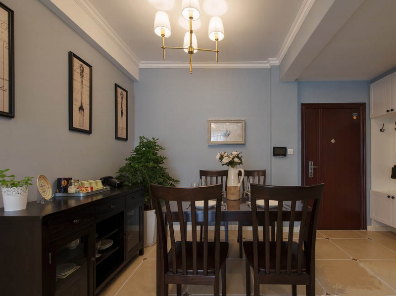 点击大图看下一张:舒适简美两居室装修设计