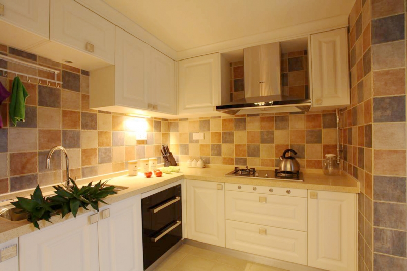 点击大图看下一张：浪漫奢华简欧复式装修效果图欣赏