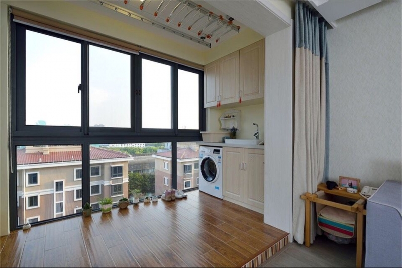 点击大图看下一张:简约温馨二居婚房装修实例欣赏