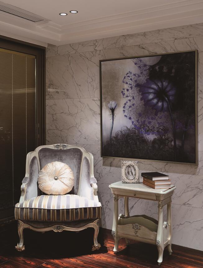 点击大图看下一张：高贵华美欧式别墅装潢精品案例