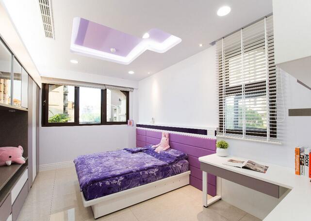 点击大图看下一张：明亮宽敞新古典风格三居室装修欣赏