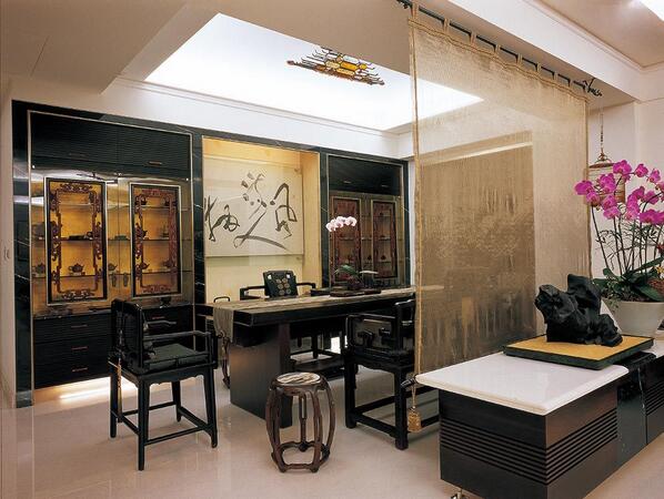 点击大图看下一张：三代同堂混搭风格温馨四居室装潢案例