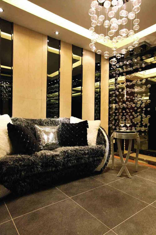 点击大图看下一张：奢华精品新古典主义二居设计欣赏