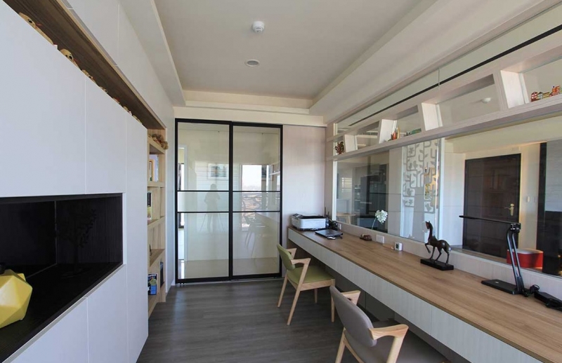 点击大图看下一张：童趣简约三居室装潢设计