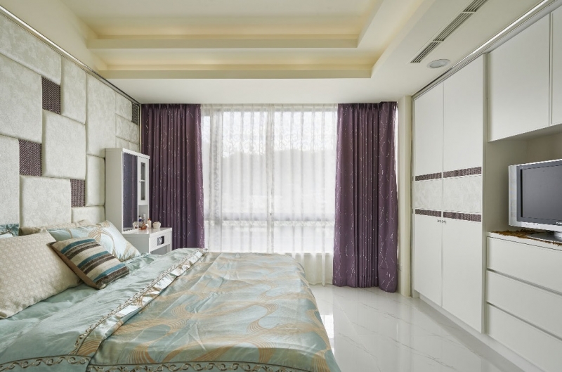 点击大图看下一张:时尚风貌简约三居室设计案例