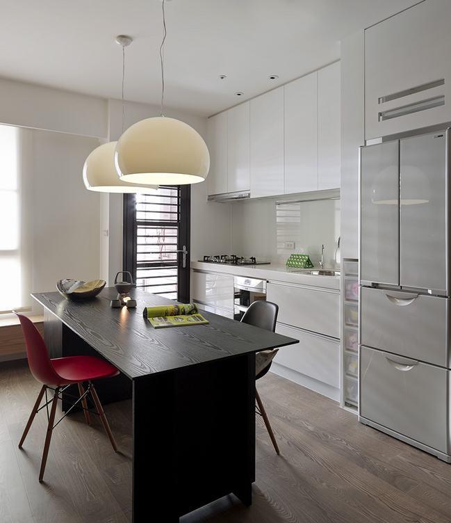 点击大图看下一张：多功能简约小户型装修案例