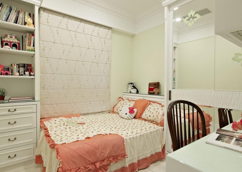 点击大图看下一张:美式三室装修效果图