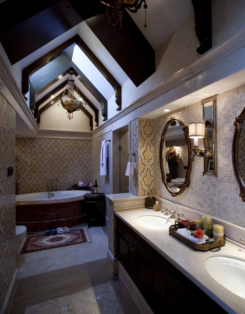 点击大图看下一张：高端典雅美式别墅装潢设计