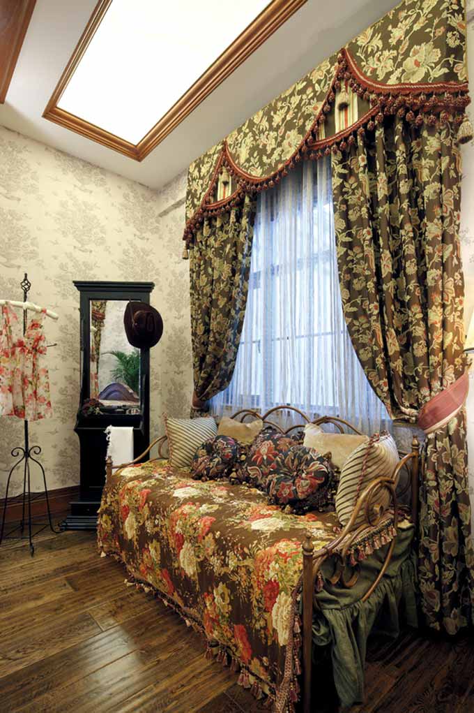 点击大图看下一张：英伦田园风格别墅设计