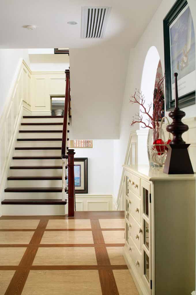 点击大图看下一张：温馨自然地中海风别墅装修案例