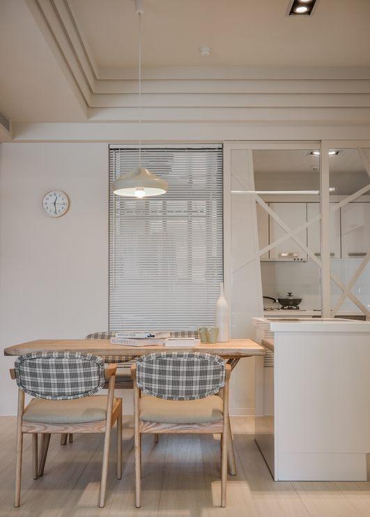 点击大图看下一张：日系简约三居公寓装修设计