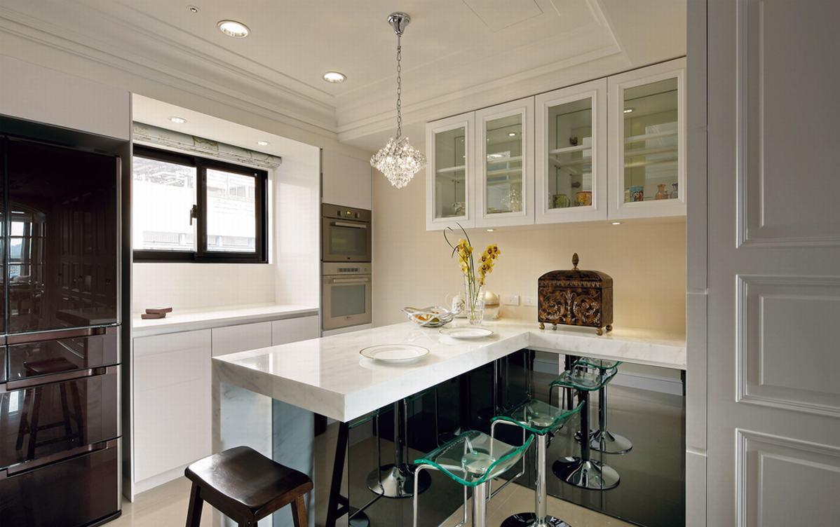 点击大图看下一张：新古典两居装修效果图