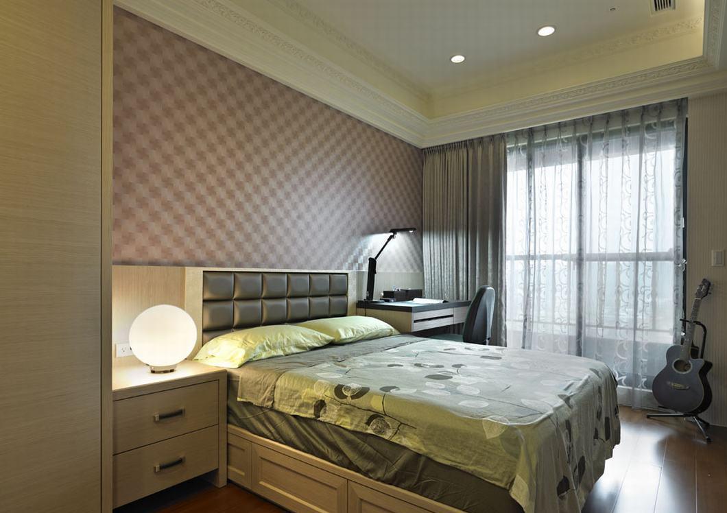 点击大图看下一张：新古典三居装修效果图