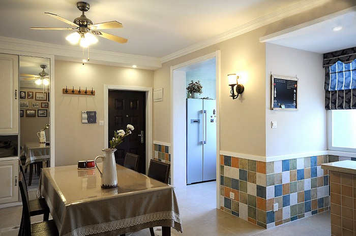 点击大图看下一张：美式三居装修效果图