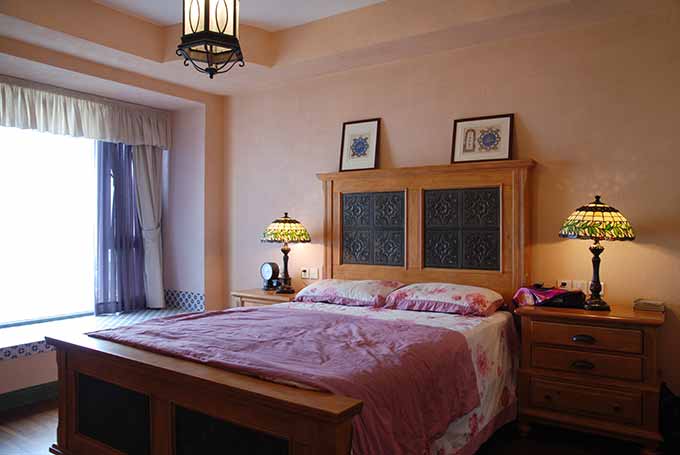 点击大图看下一张：自然东南亚两室装修效果图