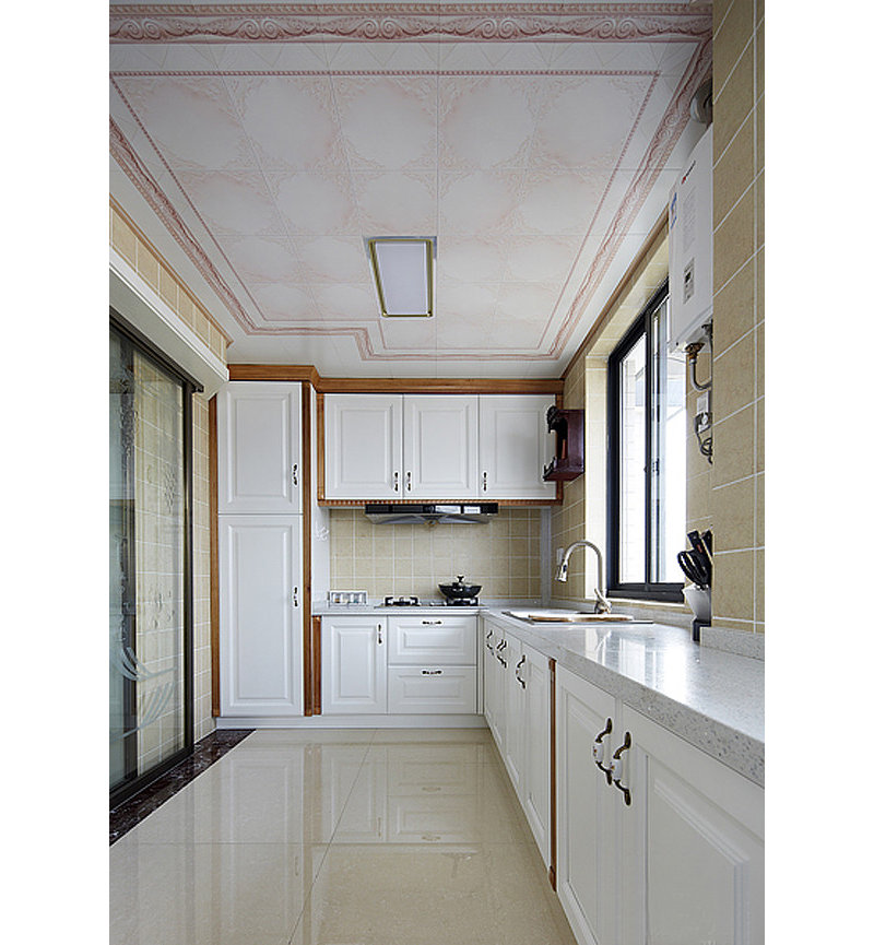 点击大图看下一张：简欧精美三室装修图集