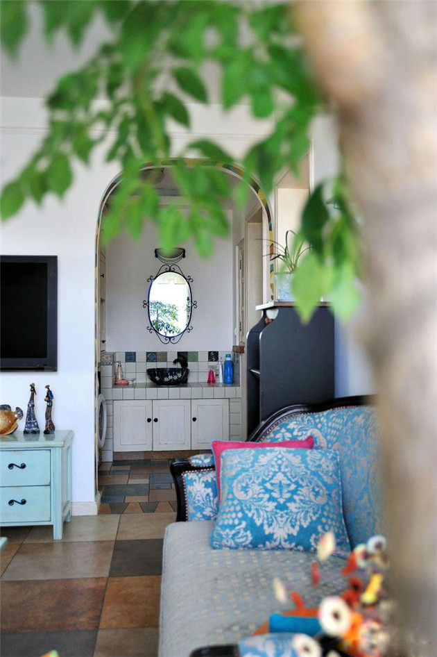 点击大图看下一张：地中海风格一居室装修案例