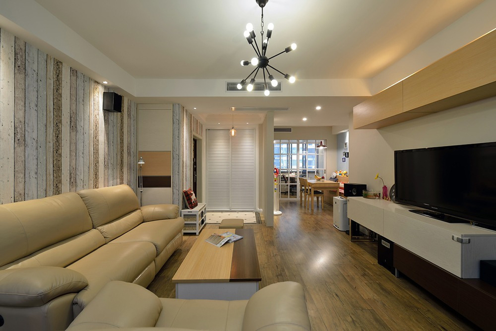 点击大图看下一张：清新混搭风格三居室设计