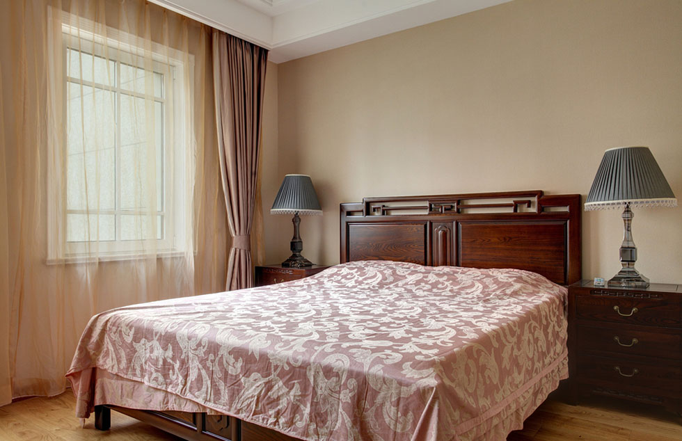 点击大图看下一张:混搭四居装修效果图