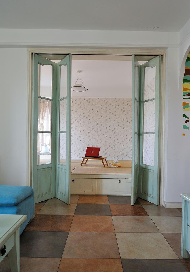 点击大图看下一张：地中海风格二居室装修