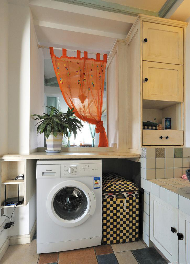 点击大图看下一张:地中海风格二居室装修