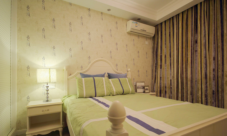 点击大图看下一张：简欧时尚四居效果图大全