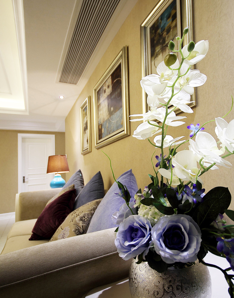 点击大图看下一张：简欧时尚四居效果图大全