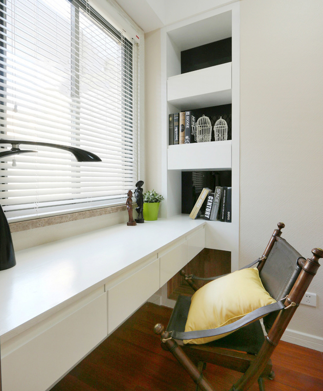 点击大图看下一张：时尚精美混搭二居装修案例