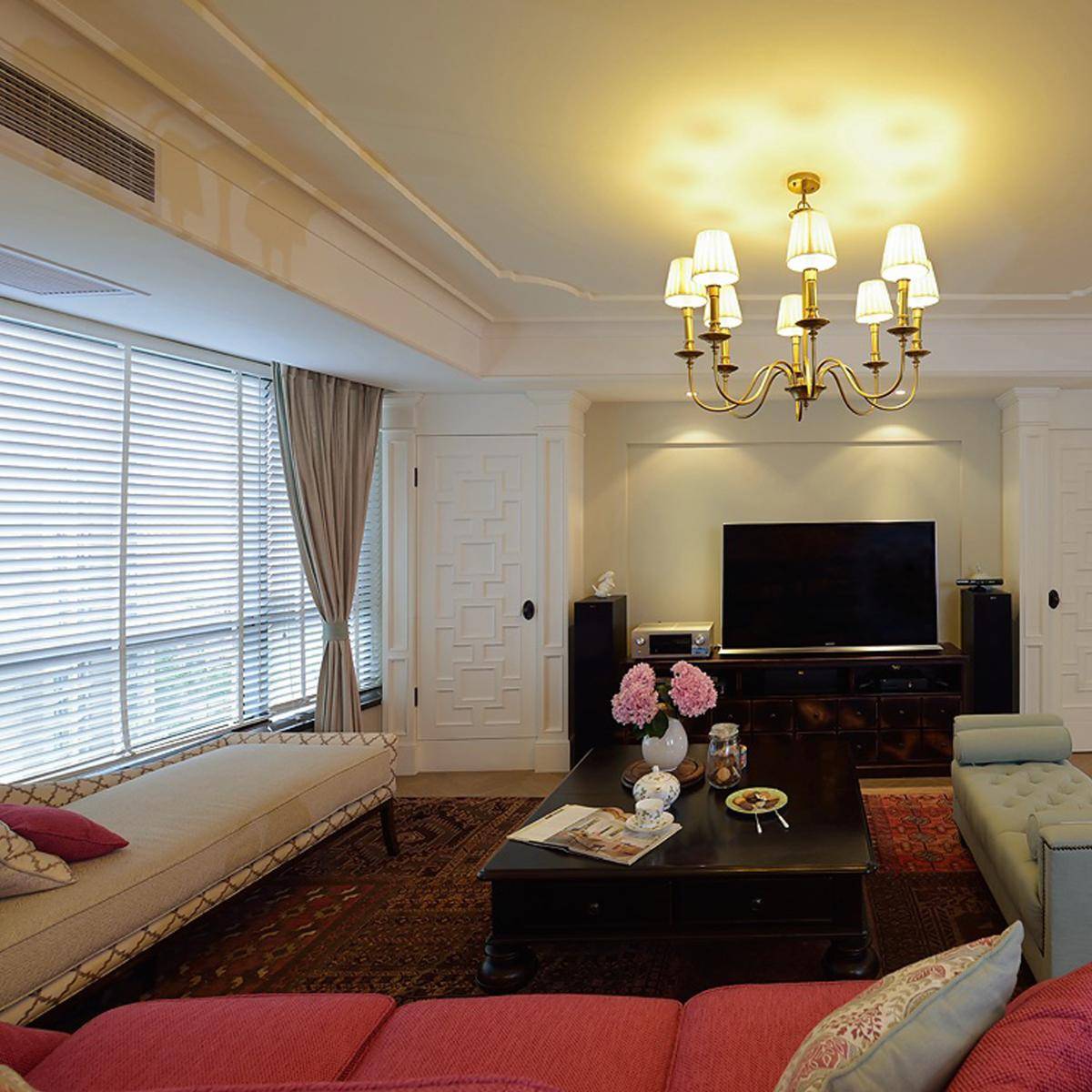 点击大图看下一张:美式四居室家居装饰设计效果图