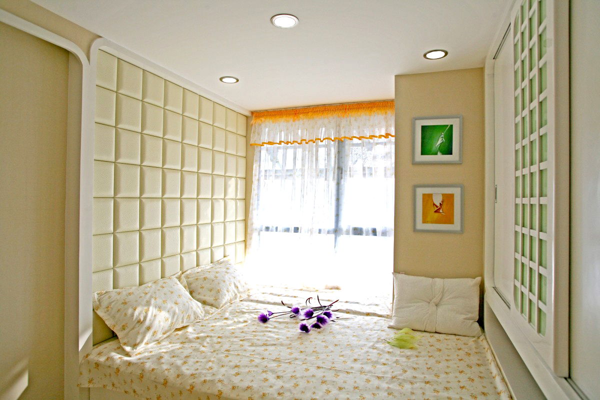 点击大图看下一张：现代时尚二居设计效果图