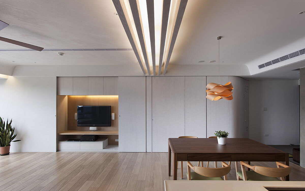 点击大图看下一张：简约风格木质二居装修设计