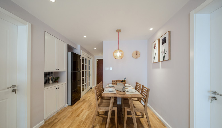 点击大图看下一张：96平简约三居浅色系日式居