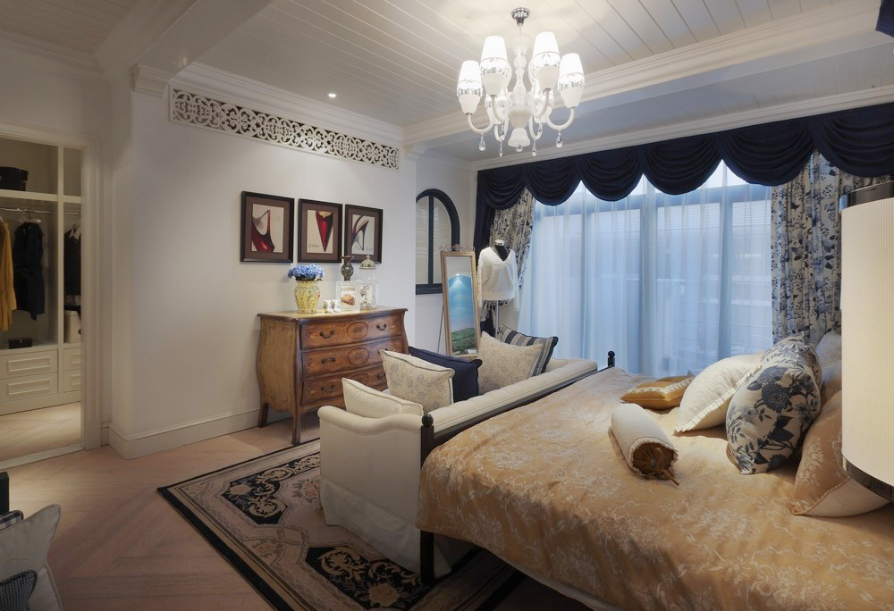 点击大图看下一张：豪华地中海别墅装修案例