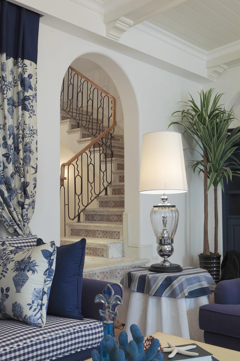 点击大图看下一张：豪华地中海别墅装修案例