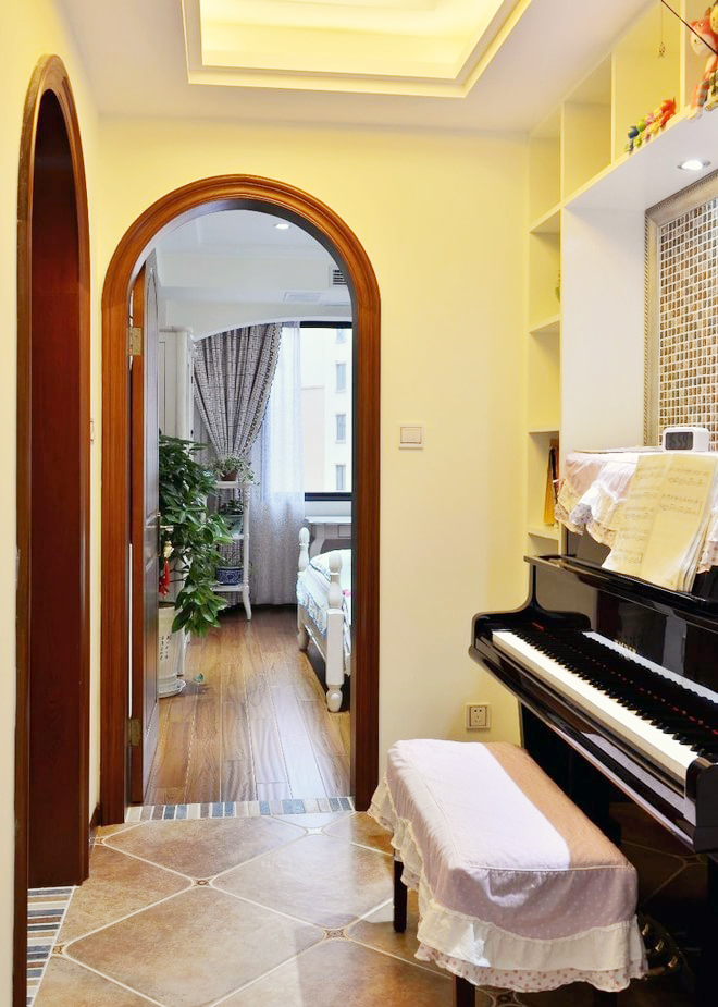 点击大图看下一张：浪漫古典美式风格三居设计