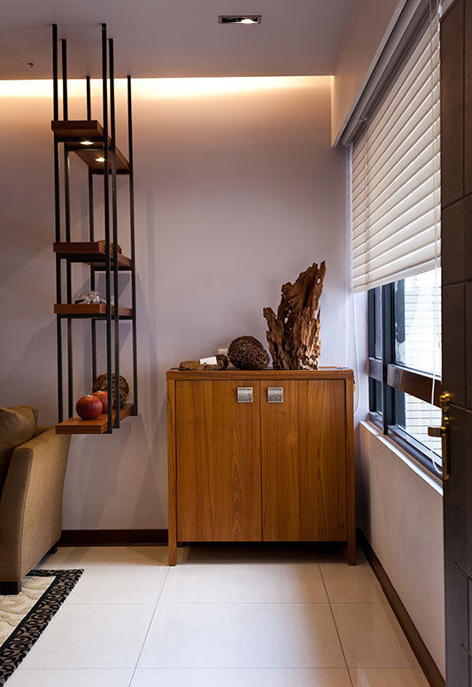 点击大图看下一张：现代简约四居装修效果图