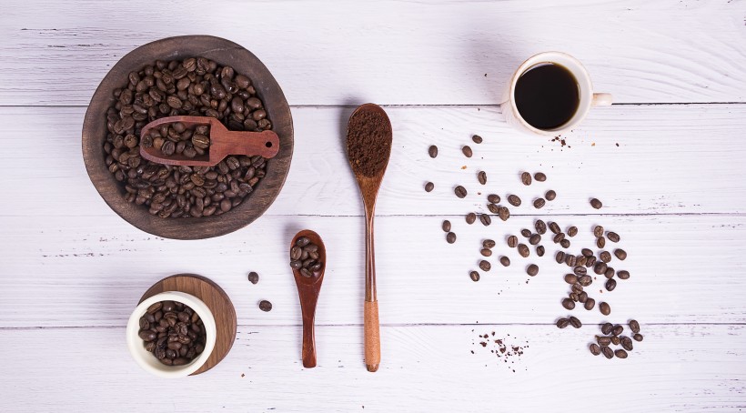 点击大图看下一张：现磨咖啡和咖啡豆图片