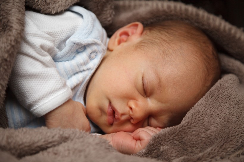 点击大图看下一张：熟睡的婴儿图片
