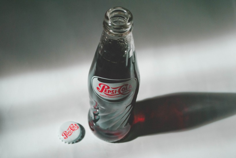 点击大图看下一张：玻璃瓶可乐的图片