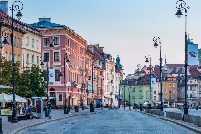 点击大图看下一张：欧洲波兰华沙老城建筑风景图片