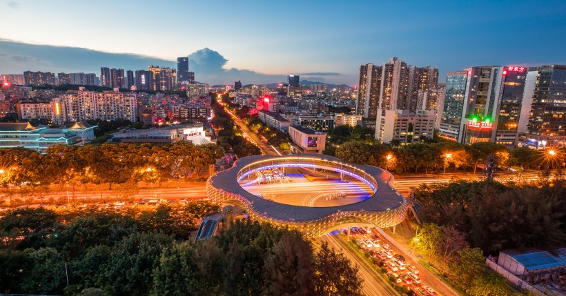 点击大图看下一张：美丽的广东深圳夜景图片