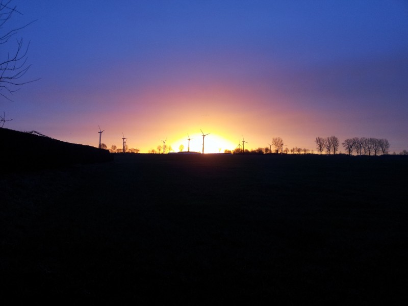 点击大图看下一张：唯美的日出日落风景图片